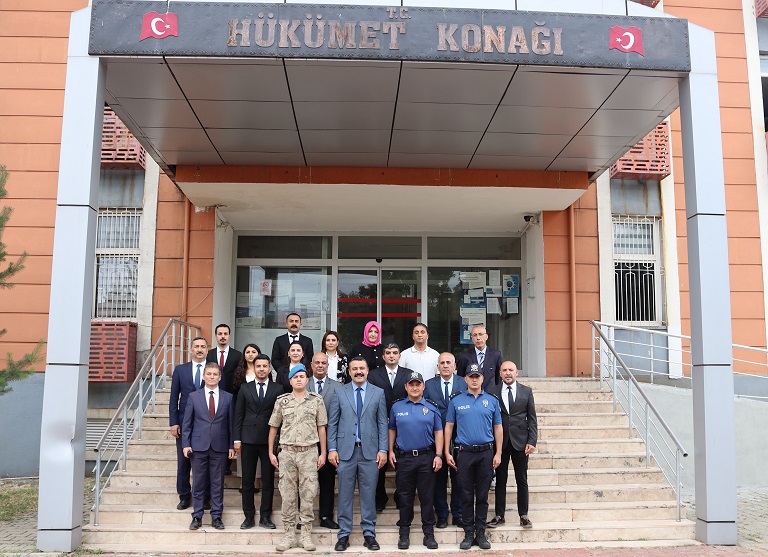 İlçemize Tayin Olan Kaymakamımız Sayın Yasin GÜRKAN, İlçe Kurum Amirlerimizin Katıldığı Karşılama Programının Ardından Görevine Başladı.